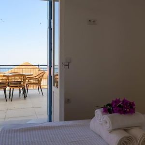 Katina'S Coastal Oasis Apartment Pylos Exterior photo