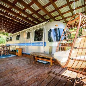 Airstream At A Petting Zoo W/ Hot Tub Villa Sugar Grove Exterior photo