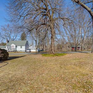 Pet-Friendly Hudson Home Near Won Dharma Center! Exterior photo