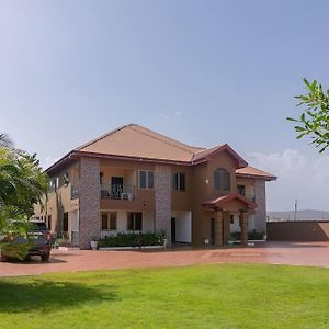 Bedan : Cozy Modern Haven Apartment Accra Exterior photo
