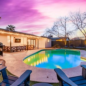 Diamond Family Retreat-Private Pool-Outdoor Living Room Scottsdale Exterior photo