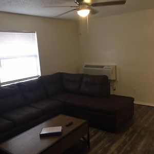 Downstairs One Bedroom Close To Fort Sill! Lawton Exterior photo