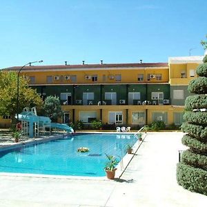 Hotel Rio Piscina Priego De Cordoba Exterior photo