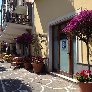 Hotel Ristorante Amitrano Pompei Exterior photo