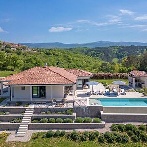 New Villa Green Forest With Wellness And Outdoor Salty Pool Hum Exterior photo