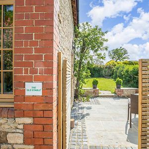 The Old Stable Villa Dursley Exterior photo