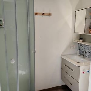 Chambre Avec Un Acces Independant Et Salle De Bain Et Toilette Privatifs Apartment Marquette-les-Lille Exterior photo