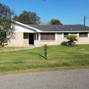 Tranquil Getaway Near Downtown Nederland Tx Villa Exterior photo