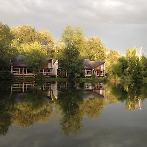 Hotel L'Ile Du Saussay Itteville Exterior photo