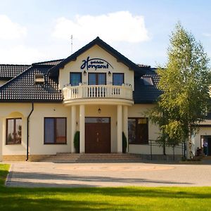 Hotel Gosciniec Horyzont Zemborzyce Tereszynskie Exterior photo