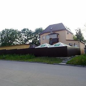 Dlya Vseh Motel Kamianets Podilskyi Exterior photo