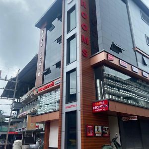 Redbell Suites Kizhisseri Kondotty Exterior photo