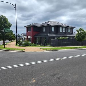 Rooms At Gables In A Modern Home Annangrove Exterior photo