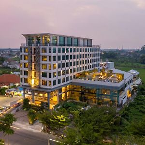 Hotel Eastern Bojonegoro Exterior photo