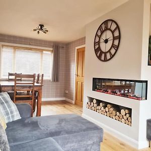 York Street Retreat, Modern Cosy 2 Bed With Garden Villa Dufftown Exterior photo