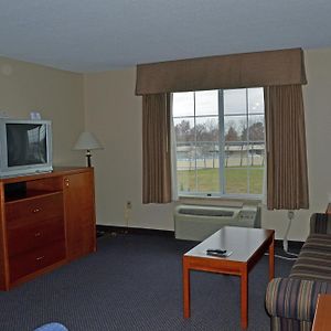 Paola Inn&Suites Room photo