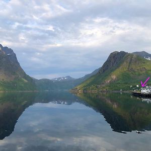 Segla Guesthouse - With View Of Fjord Fjordgard Exterior photo