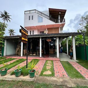 Villa Mathes Bathigama Dikwella Exterior photo