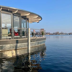 Luxus Floating Home Shanti 2 Gallin Exterior photo