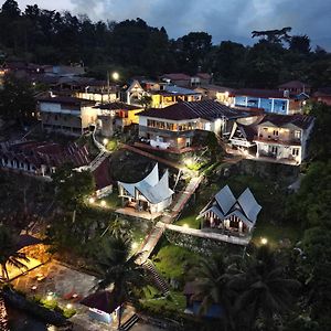 Vandu'S View Guest House & Restaurant Tuktuk Siadong Exterior photo