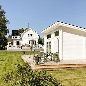 Beautiful Home In Mmeberg With House Sea View Ammeberg Exterior photo