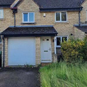 3 Bed Executive Home Heckmondwike Exterior photo