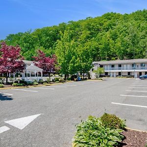 Americas Best Value Inn Torrington, Ct Exterior photo