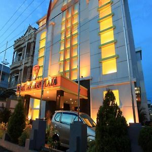 Hotel Tarakan Plaza Exterior photo