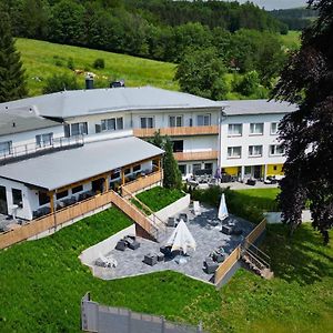 Hotel Berghof Wasserkuppe & Gaestehaus Fuldaquelle Gersfeld Exterior photo