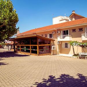 Dona Adelia Hotel E Restaurante Flores da Cunha Exterior photo