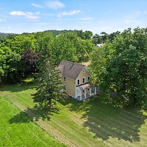 Quintessential Upstate Ny Farmhouse Villa Hudson Exterior photo