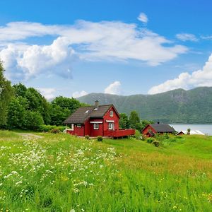 Gemuetliche Huette Direkt Am Fjord Villa Lauvstad Exterior photo