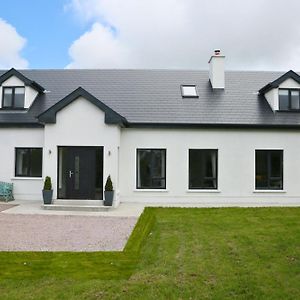 Luxury 6 Bedroom Spiddal Villa, Jacuzzi, Balcony Galway Exterior photo