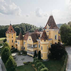 Georgi Schloss - Boutique Hotel Ehrenhausen Exterior photo