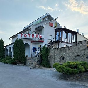 Садиба Hotel Kamianets Podilskyi Exterior photo