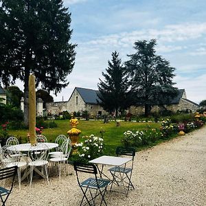 Chateau De La Thibaudiere - Chambre Familiale Bed & Breakfast Allonnes  Exterior photo