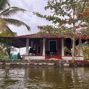 Pambaram Farms Villa Haripad Exterior photo