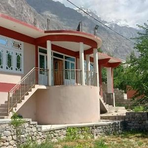 Guest Nest Hunza Hotel Aliabad Exterior photo