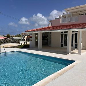 Silver Sands Beach Villas Are Great For Family-Friendly Activities Christ Church Exterior photo