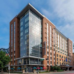 Hampton Inn & Suites Madison Downtown Exterior photo