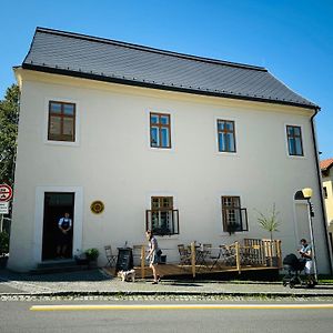 Kavarna A Ubytovani U Namornika Na Fare Hotel Hukvaldy Exterior photo