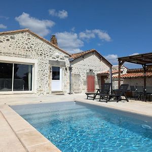 Maison Familiale Avec Piscine Privee Et Grand Jardin - Fr-1-653-266 Villa Magnac-Lavalette-Villars Exterior photo