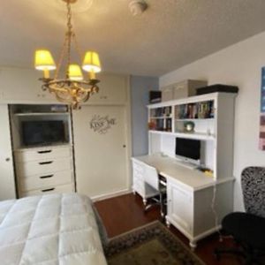 Stay In Beverly Hills -Room For 1 Female -Walk To Shopping And Restaurants Los Angeles Exterior photo