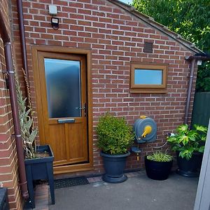 Cosy Accommodation Uttoxeter Exterior photo