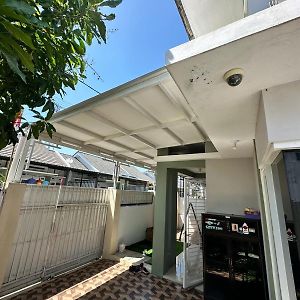 Mangga Homestay Ponorogo Siman Exterior photo