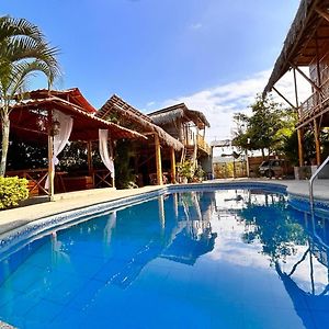 Hostal Piscina Cascol Hotel Puerto Lopez Exterior photo