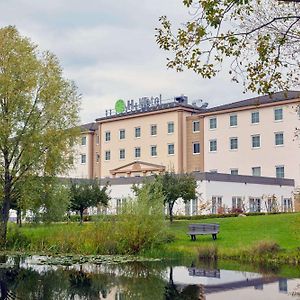 H+ Hotel Frankfurt Airport West Hofheim Exterior photo