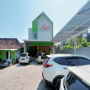 Reddoorz At Araya House Ngawi Hotel Kemuning Exterior photo