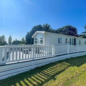 Beautiful 6 Berth Caravan With Decking In Norfolk Ref 89001Mv Hotel Belton with Browston Exterior photo