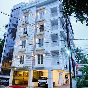 Treebo Trend Sreepathi Mayoogha Hotel Guruvayur Exterior photo